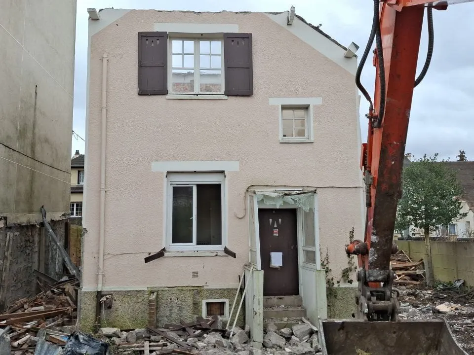 Démolition d'une maison — Île-de-France