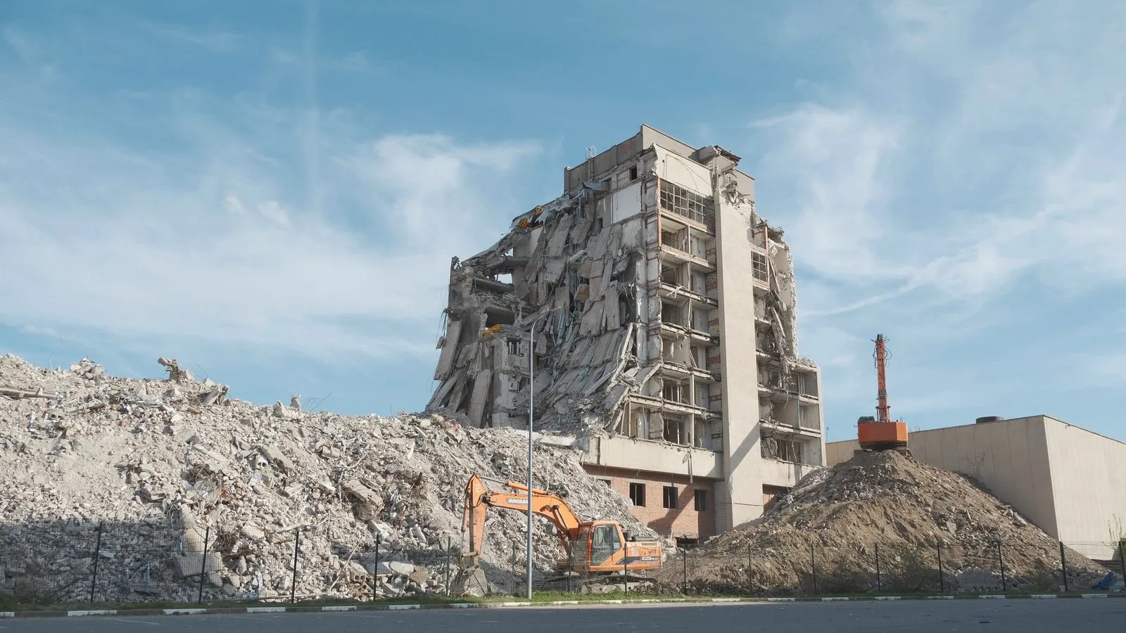 Démolition d'une dépendance — Montreuil (93)