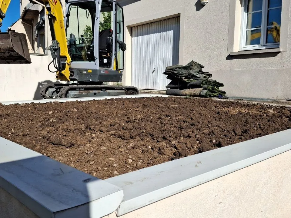 Remplissage en terre végétale — Île-de-France